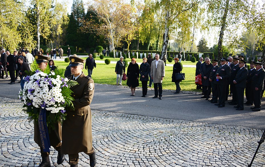 Delegacija Grada Zagreba na Mirogoju u povodu blagdana Svih svetih
